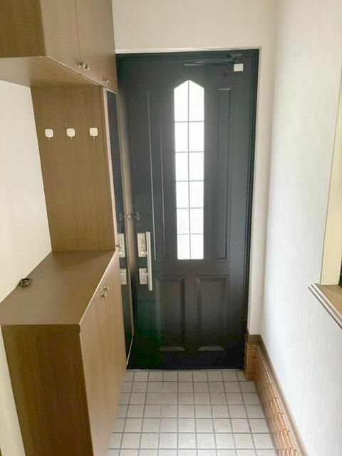 藤阪元町戸建の玄関