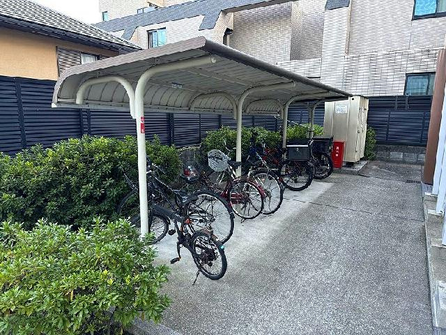 レオパレス豊藤の駐車場
