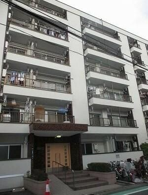 代々木フラワーマンションの外観