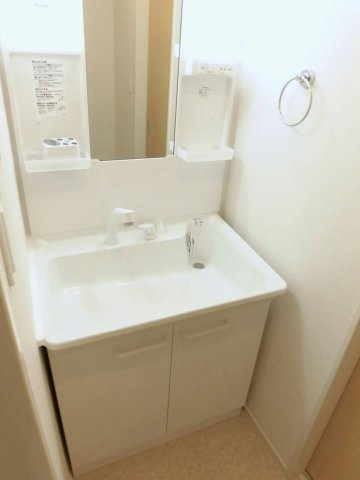 【洗面所】 | グレイス牛川 | コンパクトで使いやすい洗面所