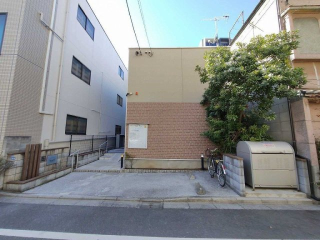 レオネクスト東浅草のエントランス