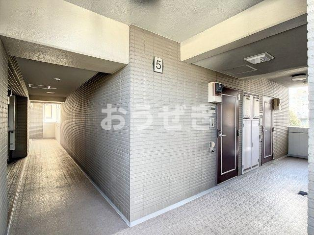 菱和パレス護国寺駅前のロビー