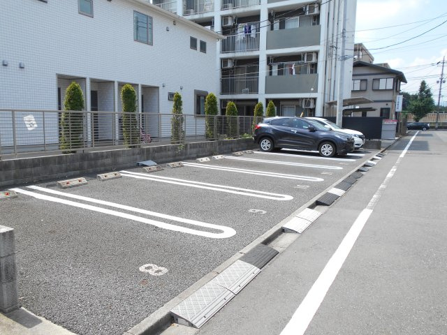 ＰｒｅｍｉｕｍＳｑｕａｒｅ橋本２号棟の駐車場