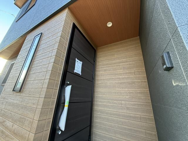 川越市中台2丁目　全2棟　新築戸建の玄関