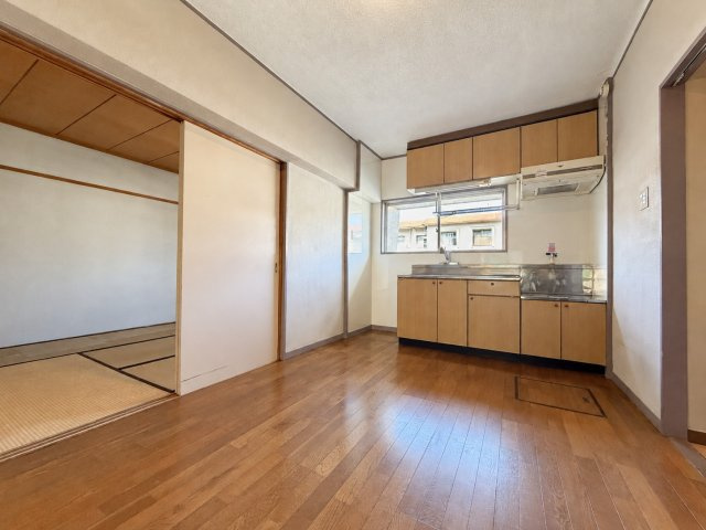 嫁ヶ茶屋住宅の居間・リビング