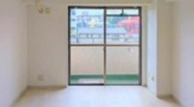 第8岩田ビルの洋室