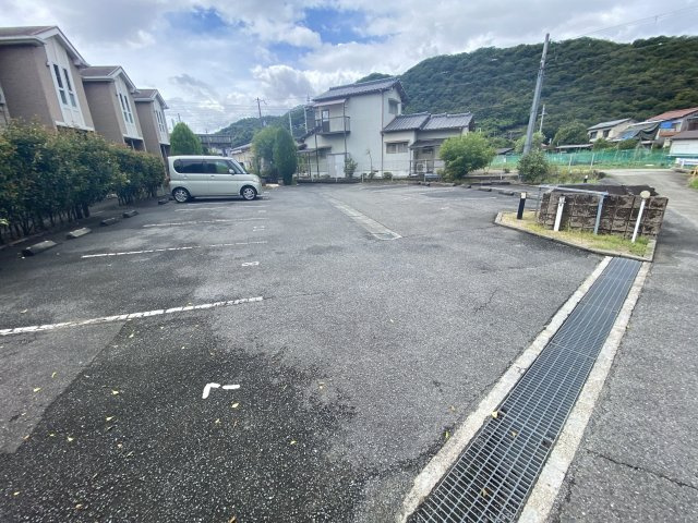 ルイアガーの駐車場