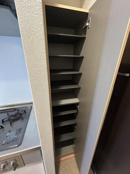 伊勢屋ビルの玄関|明るい玄関です