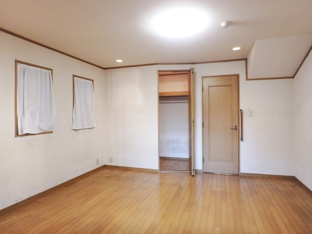 西宮市津門川町戸建の居間・リビング