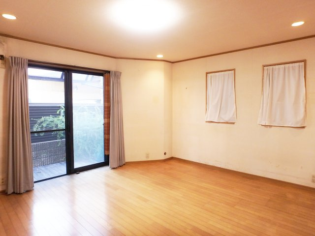 西宮市津門川町戸建の洋室