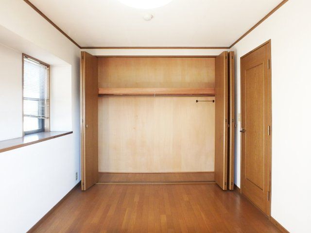 西宮市津門川町戸建の収納