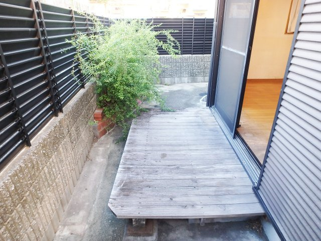 西宮市津門川町戸建の庭