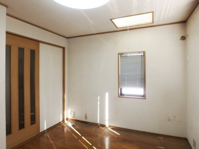 西宮市津門川町戸建の洋室