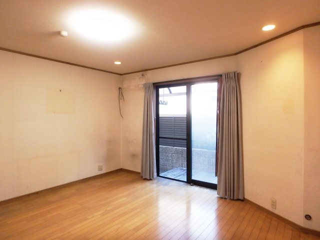 西宮市津門川町戸建の洋室