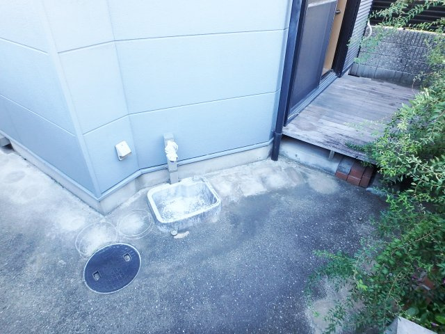 西宮市津門川町戸建の庭