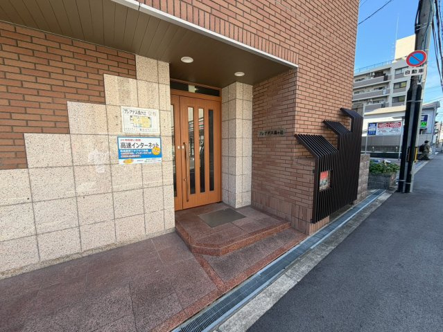 プレアデス烏ヶ辻のエントランス