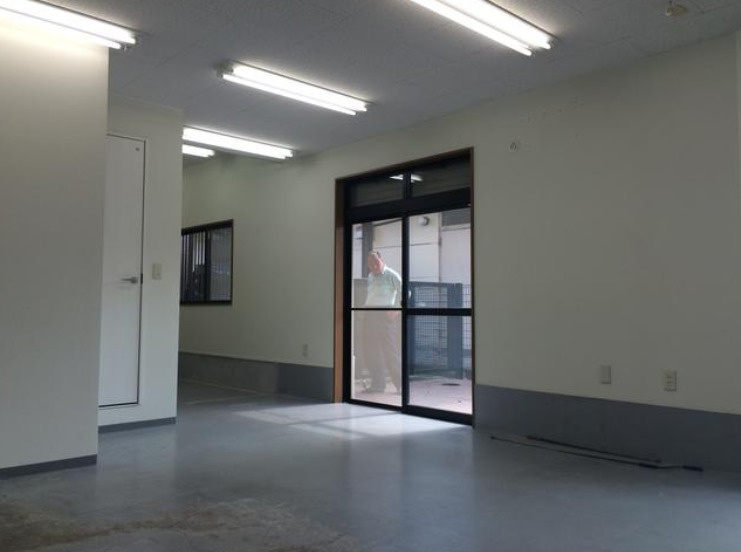 箕面市半町３丁目の店舗事務所