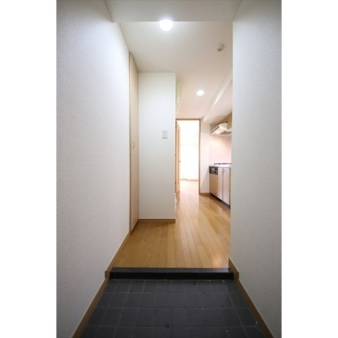 ロイヤルアメニティー西戸山の内装|明るい色調の室内です
