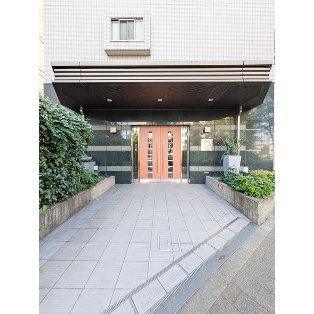 HF西新宿レジデンスWESTのエントランス|落ち着いたエントランスです