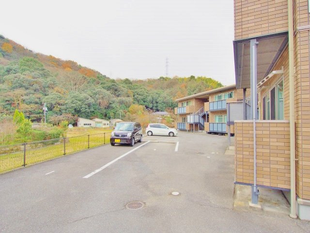 フュチュールMの駐車場