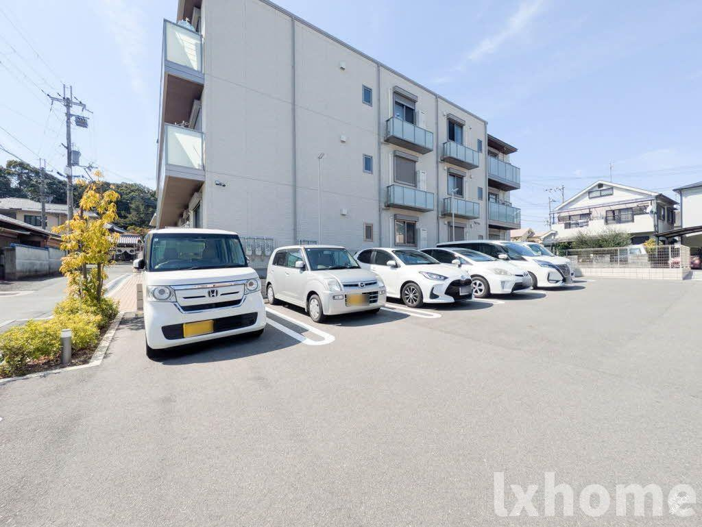 シャーメゾン　リーゾスの駐車場