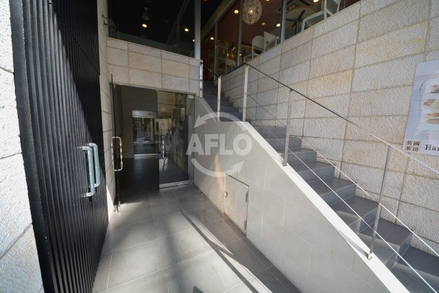 FLAT34上本町　（テナント）のエントランス