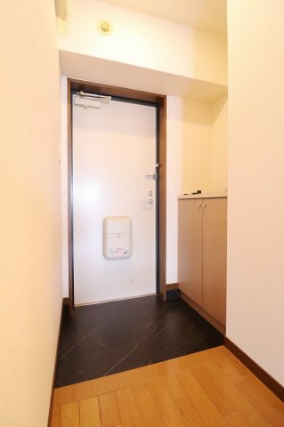リバーサイド東櫛原の玄関|明るい玄関です
