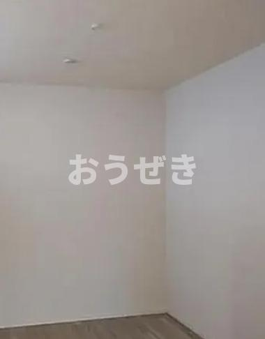 エミシアの寝室