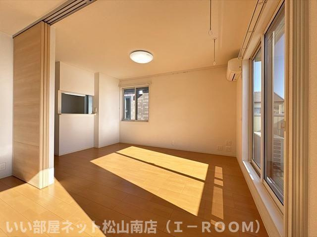 【洋室】 | トラッドハイム斎院