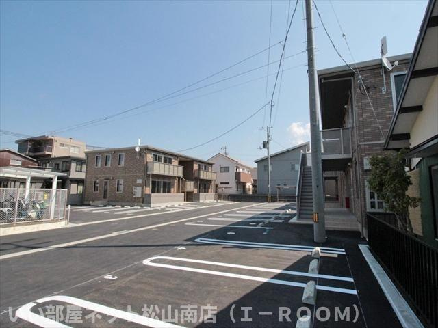 【駐車場】 | トラッドハイム斎院