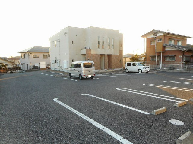 クレセール・Ｓ　Ⅰの駐車場|駐車場完備です