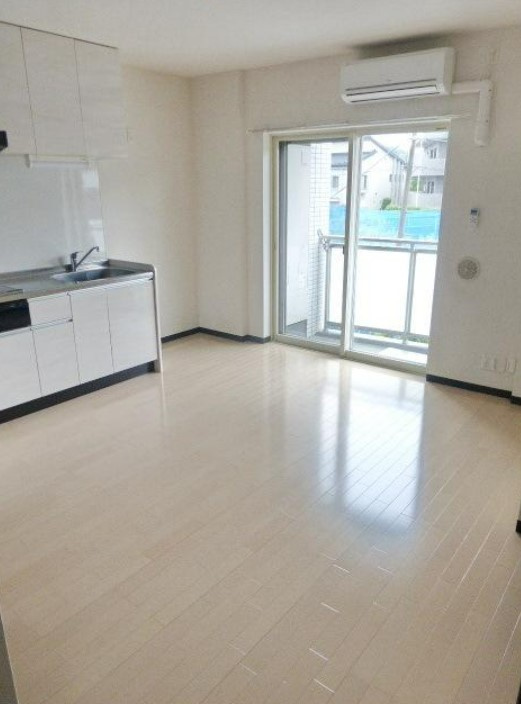 川崎市多摩区菅北浦２丁目の賃貸マンションの居間・リビング