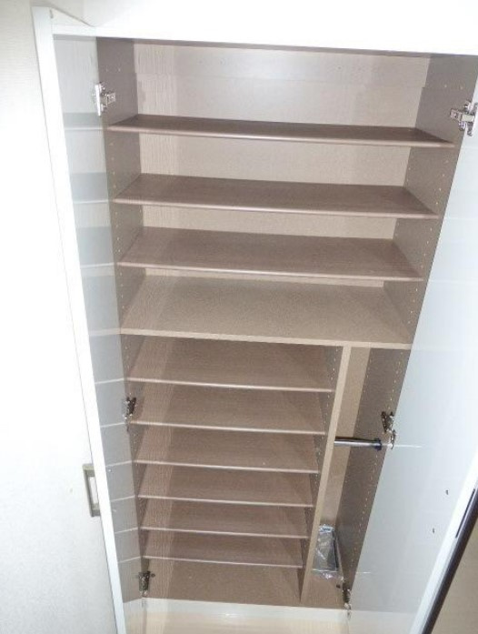 川崎市多摩区菅北浦２丁目の賃貸マンションの収納