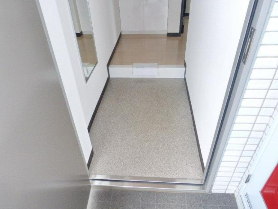 川崎市多摩区菅北浦２丁目の賃貸マンションの玄関