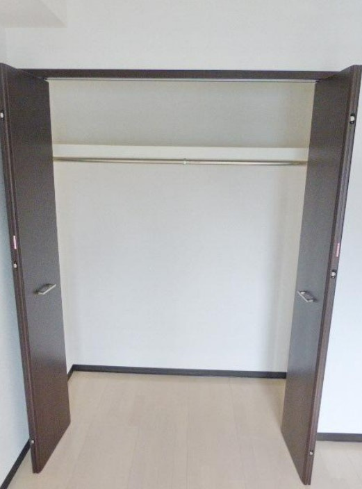 川崎市多摩区菅北浦２丁目の賃貸マンションの収納
