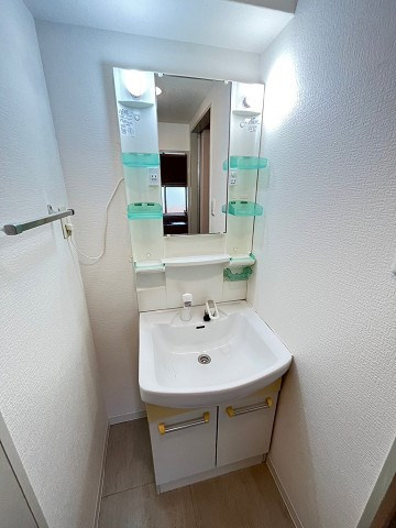ラムール西宮の洗面所