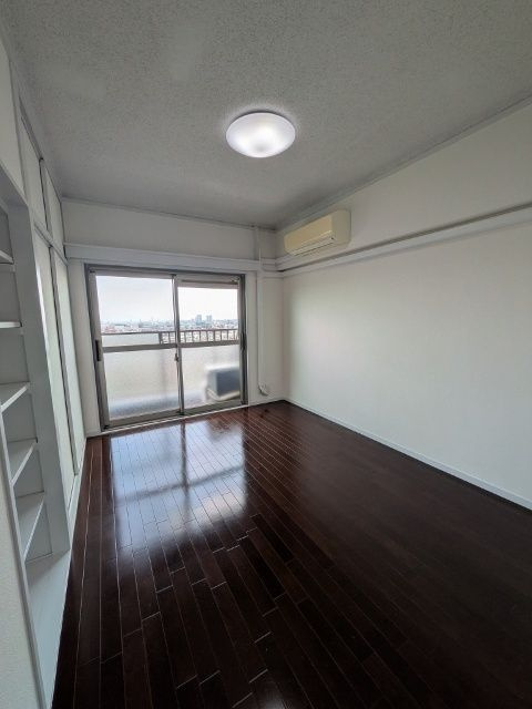 岡本パークマンションの寝室