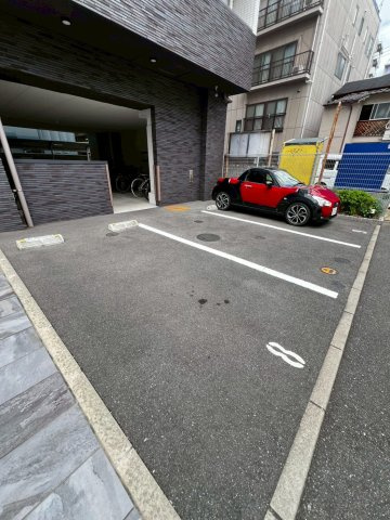 タワーズ高砂の駐車場