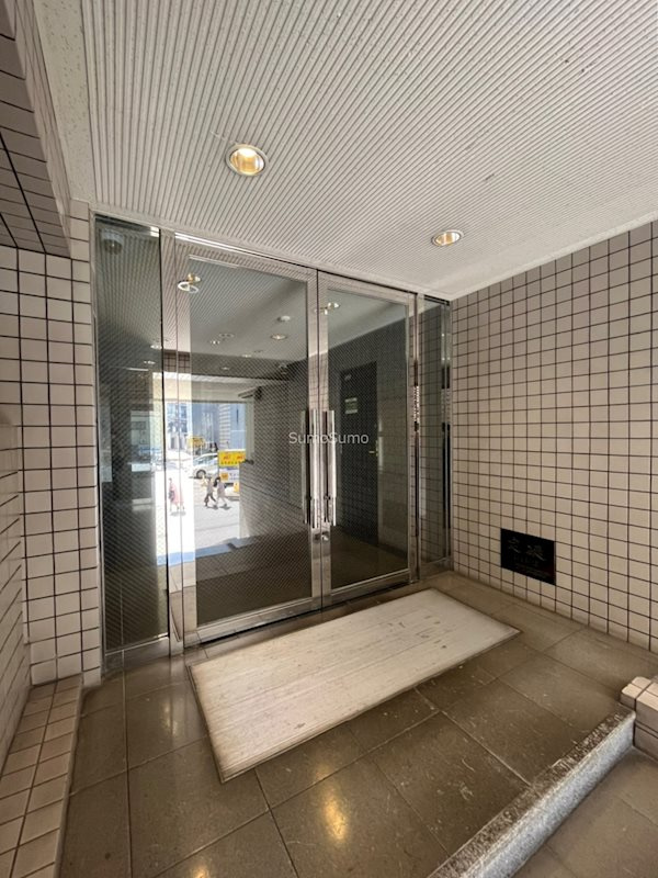アストレア内淡路のエントランス