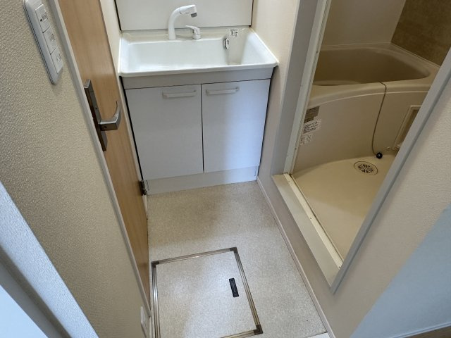 ピュイメゾン．Ｅの洗面所|同建物別室参考写真