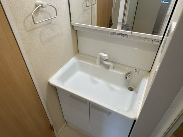 ピュイメゾン．Ｅの洗面所|同建物別室参考写真