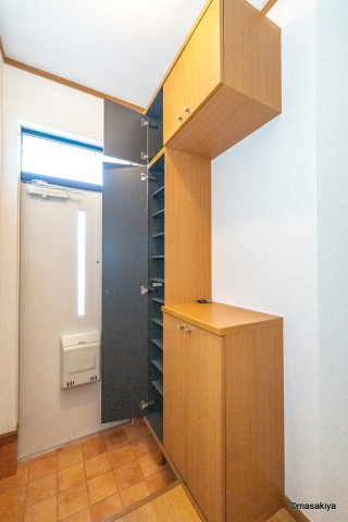 フォレスタ　Bの玄関