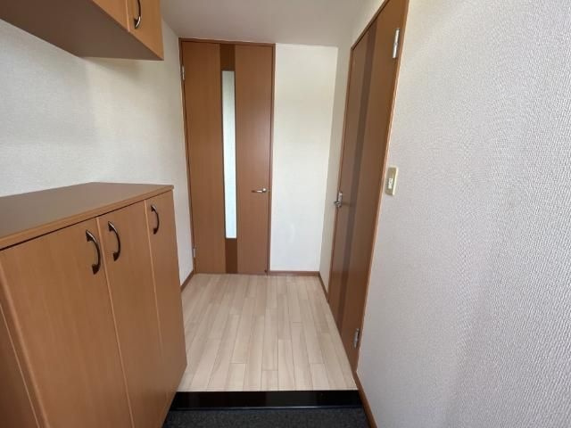 ビラージュ市塚の玄関