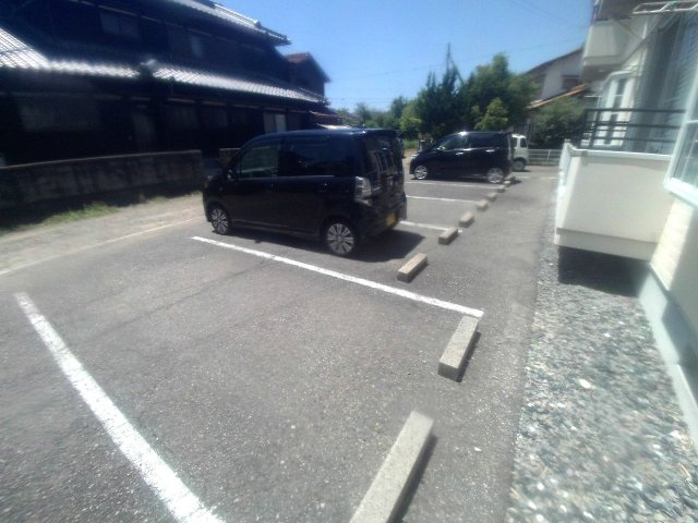 フレグランスリッチⅡの駐車場