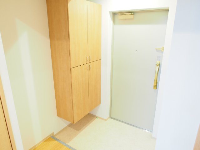 アルデールトモ北堀江の玄関