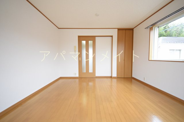 【寝室】 | ガーデンハイツⅡ | ８帖のゆったりとしたお部屋