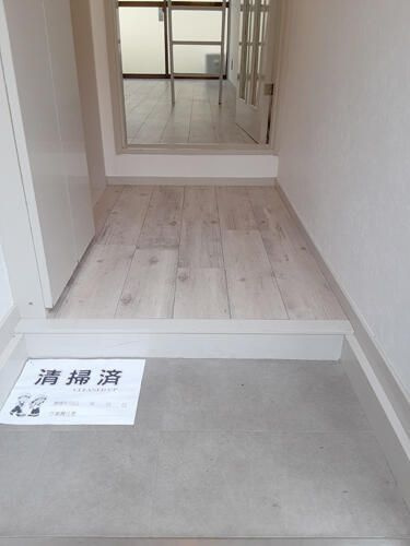レオパレス南生田の玄関