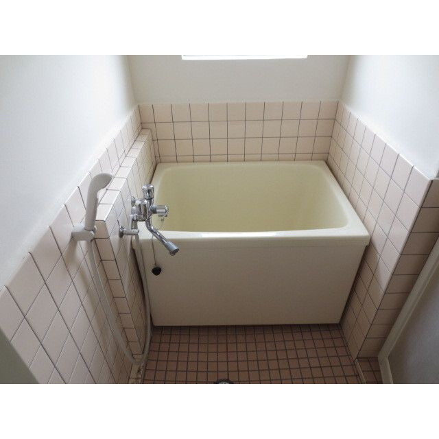 弥生町第２ローヤルコーポの浴室