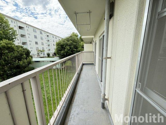 鶴山台64号棟のバルコニー