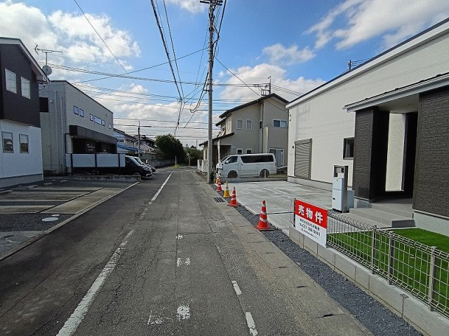 LiGNAGE NEX-G 高崎市下小鳥町1期 4号棟の前面道路含む現地写真|現地撮影